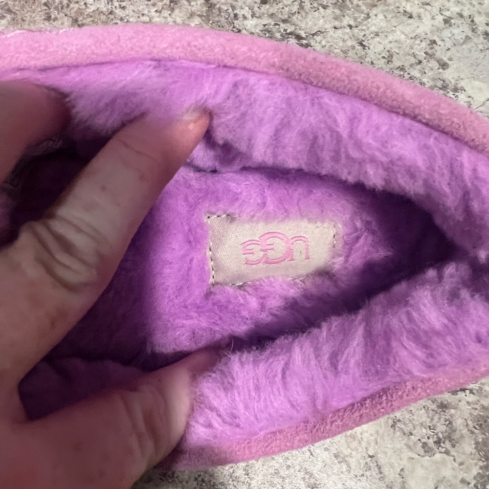 Ugg shoes size 7 NWOT - Picture 3 of 7